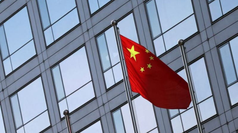 随着土地出让金收入下滑幅度创历史新高，中国预算支出下滑加速