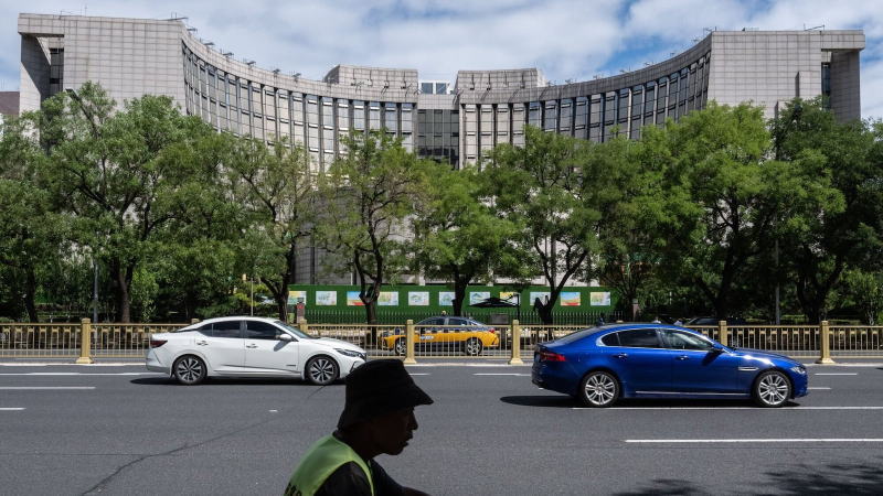 央行突然宣布暂停购买国债，但此举预计无法逆转债市势头