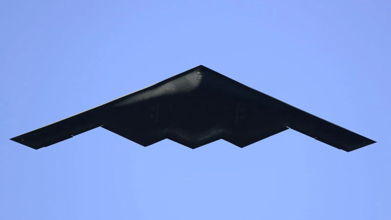 美国使用B-2袭击了胡塞武装的地下武器库