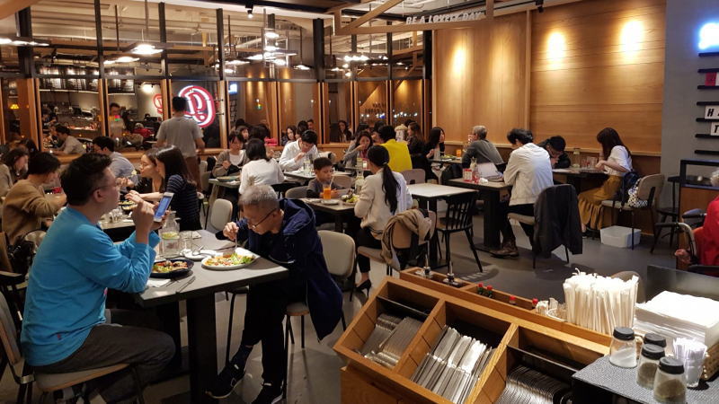 PMI报告解读：刺激措施提振了内需，中国服务业活动加速扩张