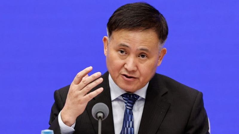 中国央行表示要保持人民币汇率基本稳定，防范汇率超调风险