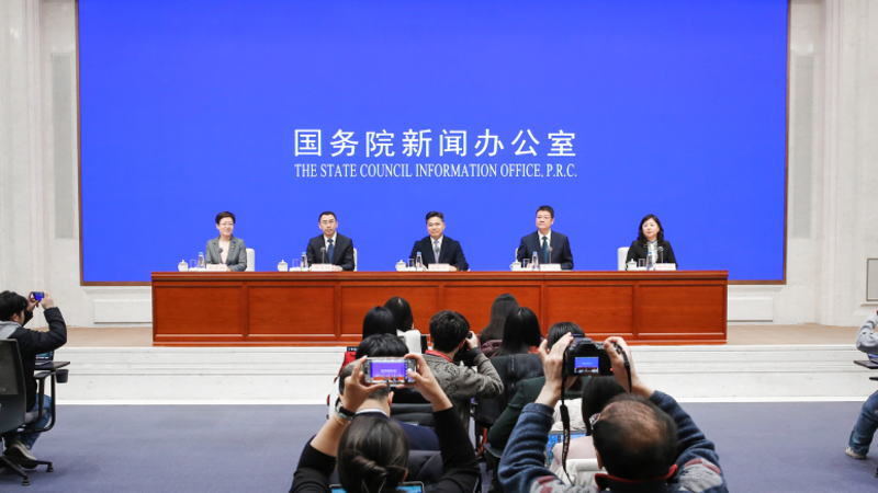 商务部：以旧换新计划推动去年中国消费增长超过1个百分点