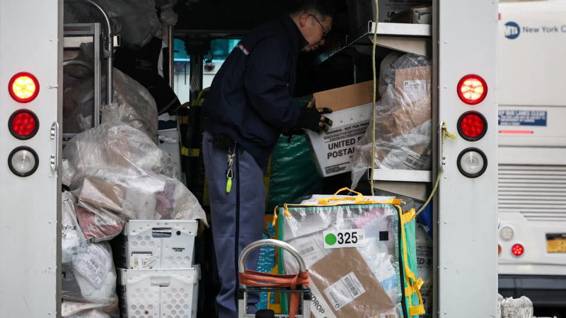 美国邮政暂时暂停接收部分来自中国及香港地区的包裹