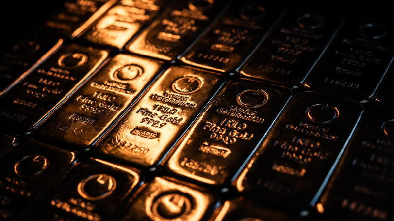 受美国投资者大举扫货黄金ETF的提振，国际金价再创新高