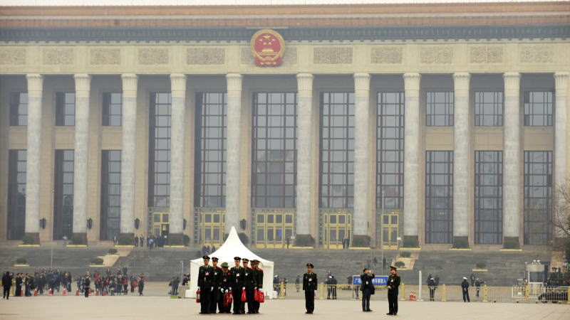 中国开启两会，投资者关注经济政策线索