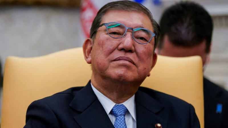 日本首相石破茂：应对美国汽车关税将“考虑所有选项”