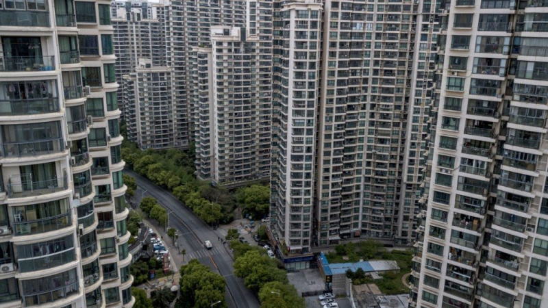 二手房销量飙升而新房销售仍深度收缩，或表明中国房地产市场进入弱复苏时期