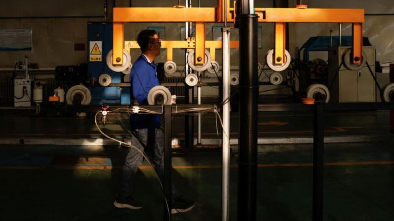 PMI报告解读：受强劲的出口订单推动，中国2月制造业活动加速