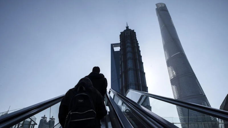 知情人士：中国监管机构高频征询外资银行看法，以寻求提振信心的方法