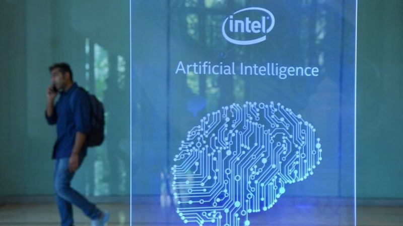 英特尔新CEO拟发动面向AI的战略变革，而Q1报告表明该公司相关基础十分薄弱