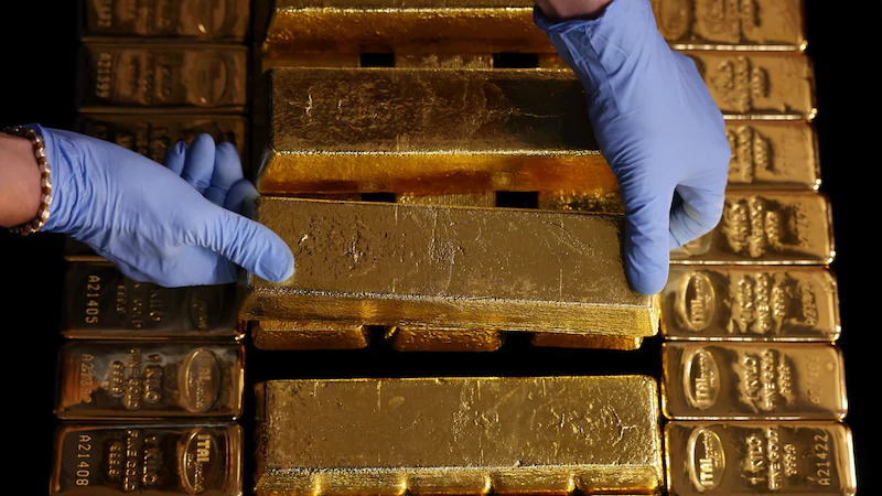 市场对美国财政赤字的担忧加剧，金价本周飙升近5%