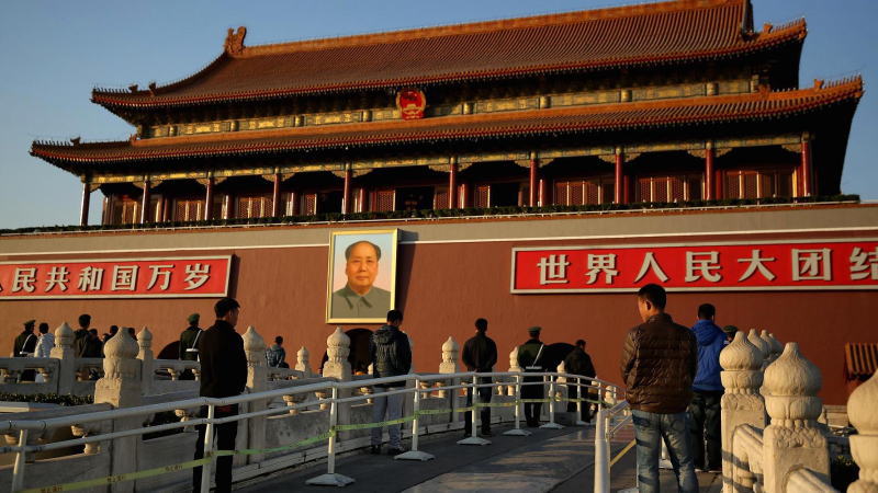 中国的投资和产出放缓而失业率上升，表明下半年开局不利