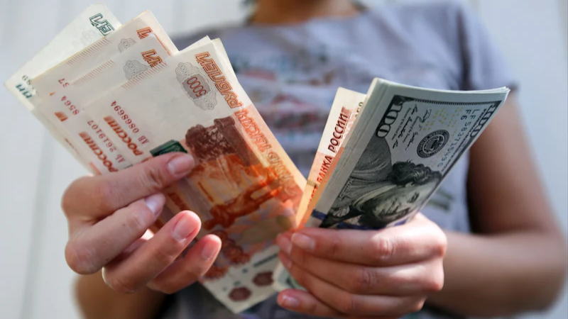 2025年迄今为止对美元表现最强和最弱的货币