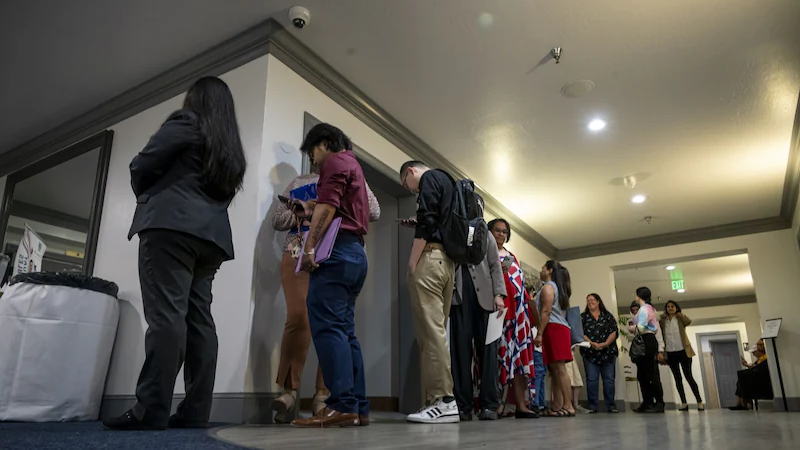 美国首次申请失业救济人数升至6月以来最高水平