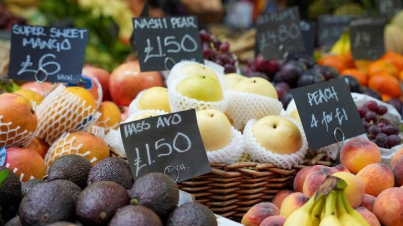 食品价格加速上涨导致英国8月通胀率固定在3.8%，强化了英格兰银行推迟降息的预期
