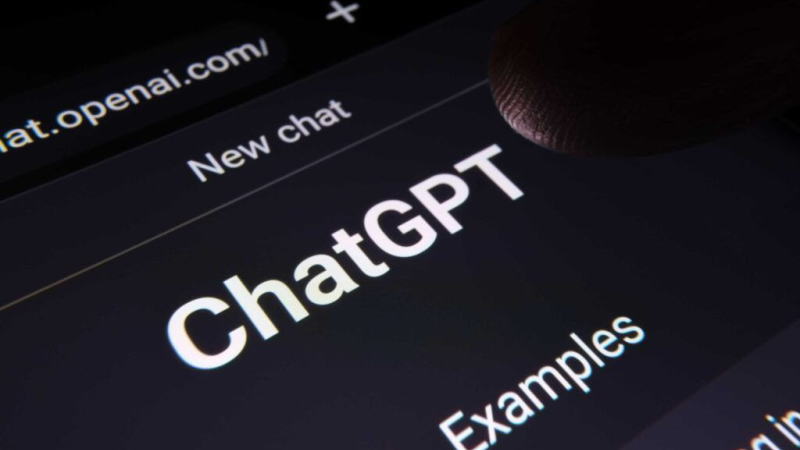 “ChatGPT，我该买哪些股票？”通用人工智能工具正广泛被当作智能投顾在使用