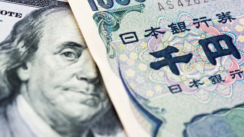 美国政府停摆引发不确定性，美元跌至一周低点