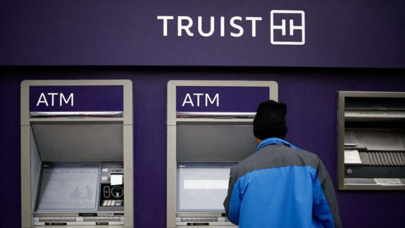 Truist Financial第三季度利润增长，主要由财富管理业务推动