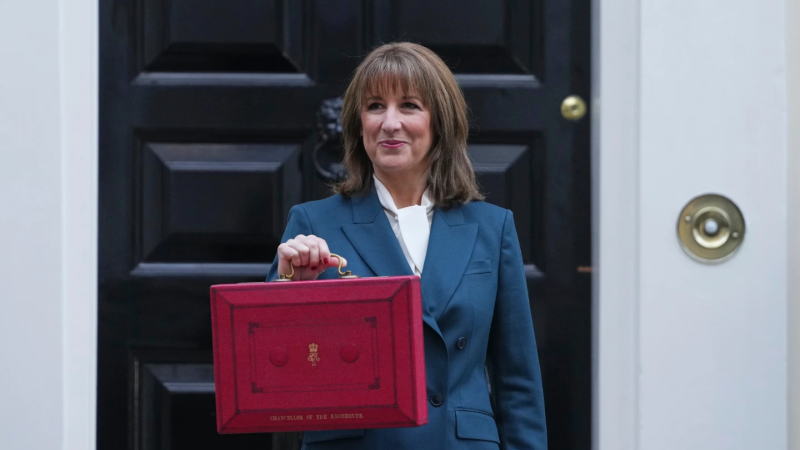 英国工党政府支持率低迷，拟通过增税预算案扭转局面