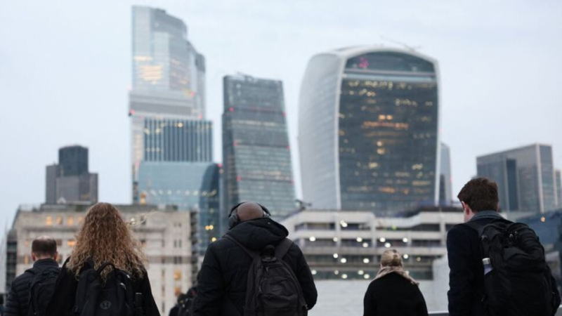 英国11月职位空缺数量下滑，薪资涨幅却有所加快