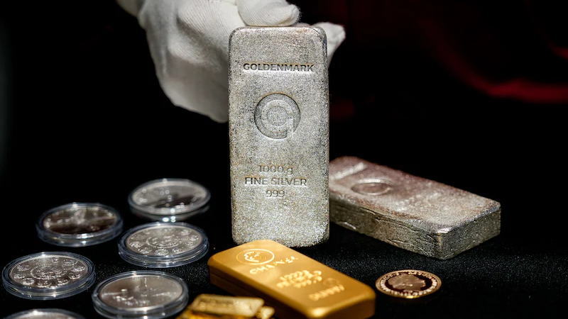 金银暴跌原因何在？投资者该如何应对？