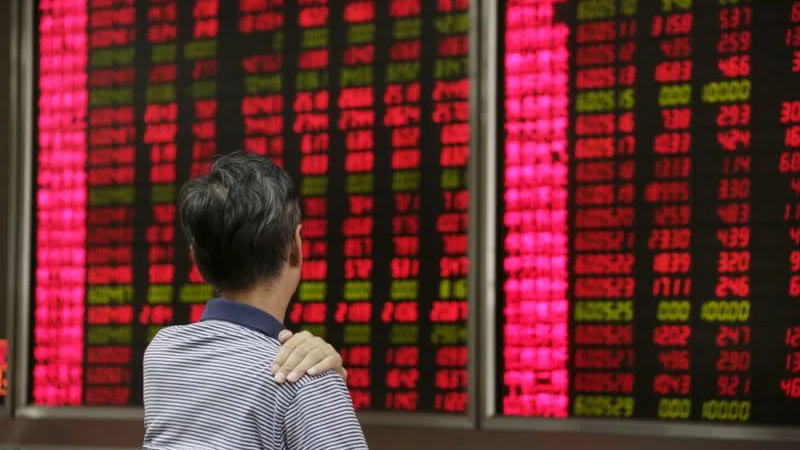 摩根士丹利预计Q4中国上司公司盈利将比市场预期高出8%，据此将沪深300指数的年底目标预测上调至4220点