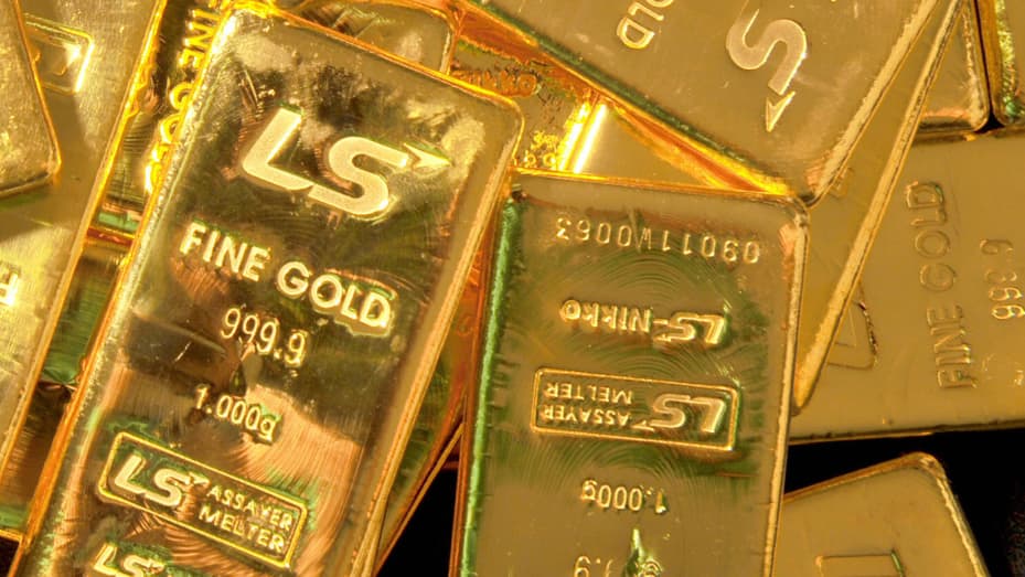 金价涨势加速，利率前景和政治风险构成两大上升动力