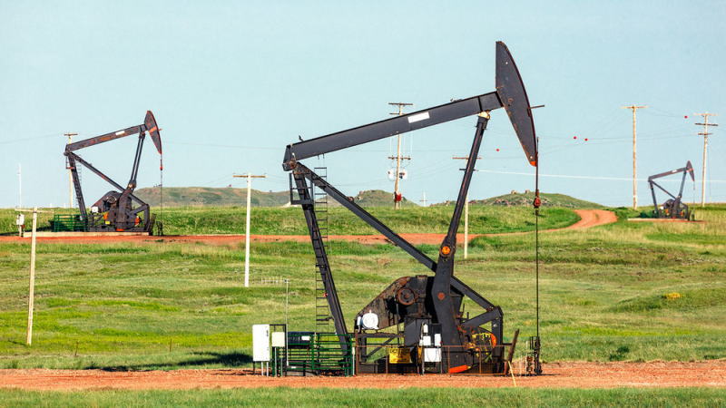 市场评估OPEC+增产计划传闻，油价延续下跌但跌势放缓