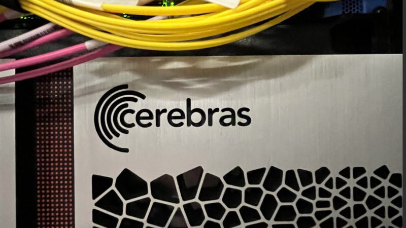 OpenAI推出首款搭载Cerebras芯片的模型，并将布局扩展至英伟达之外