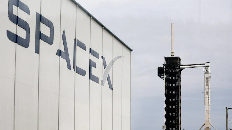 SpaceX股票开盘报150美元，马斯克成为全球首位万亿富豪