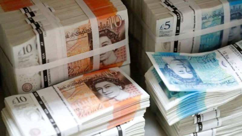 英国经济数据疲软，英镑兑欧元、美元双双下跌