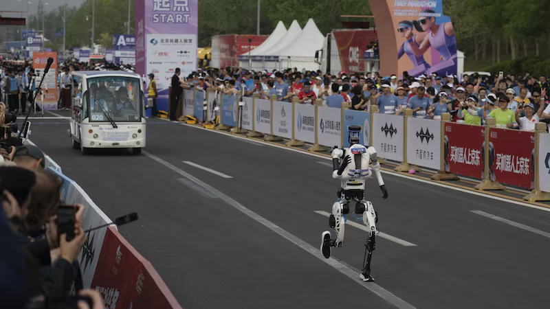 中国机器人跑完50分钟半马，折射人工智能飞速迭代节奏