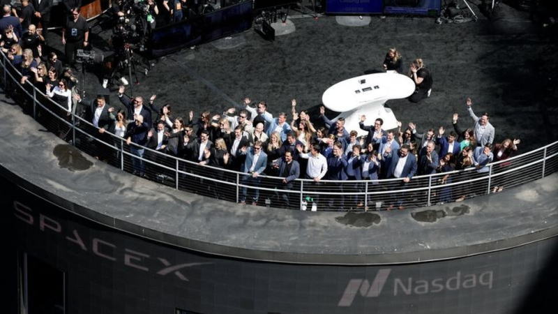 唐培里侬、月亮派与财富涌动：华尔街庆祝SpaceX历史性IPO