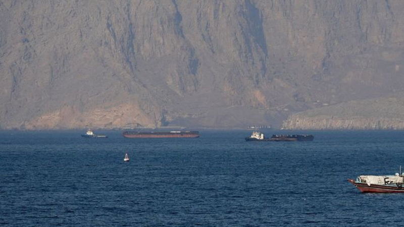 银行称霍尔木兹海峡石油流量恢复需时