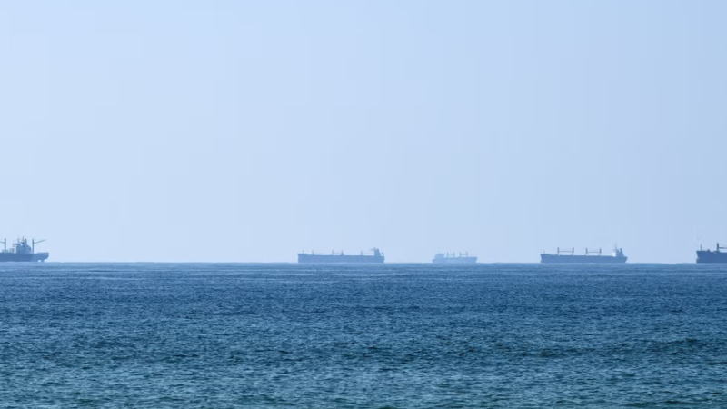 霍尔木兹海峡船只遇袭后油价上涨