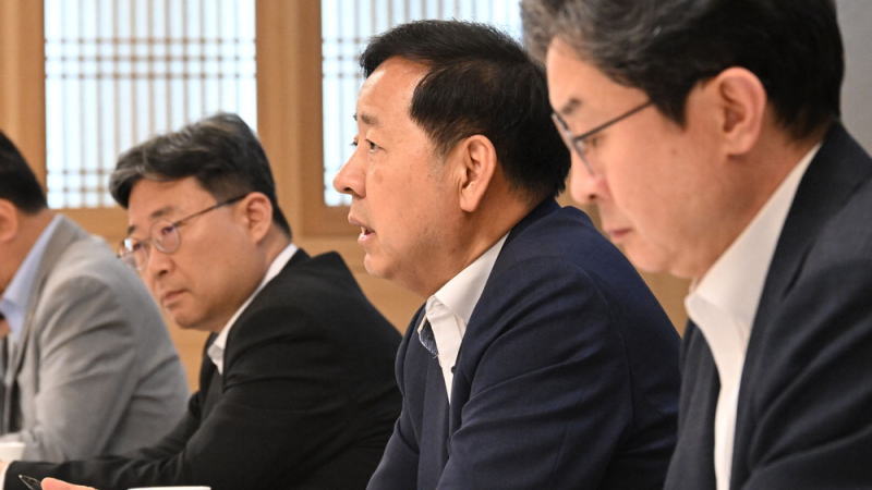 全球最赚钱的指数之一暴跌，引发紧急会议