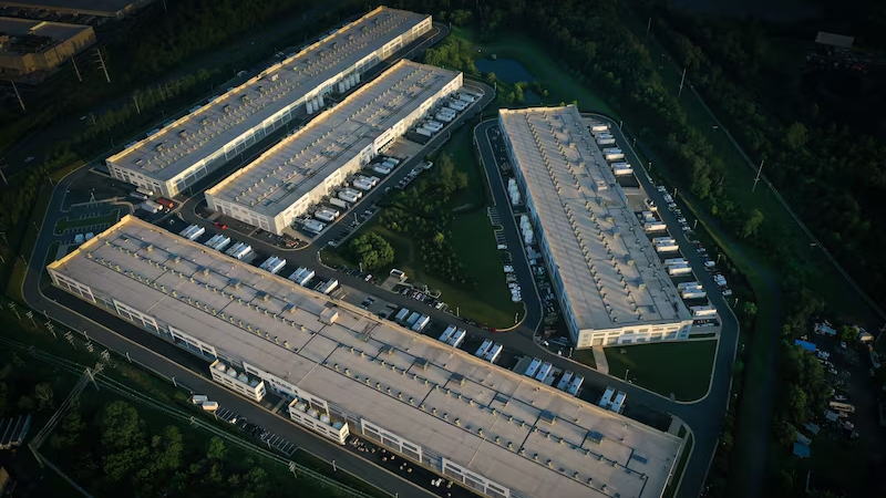 科技巨头为AI热潮承诺2万亿美元支出