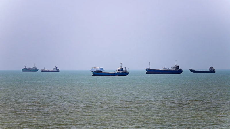 石油因霍尔木兹海峡紧张局势接近两周高点