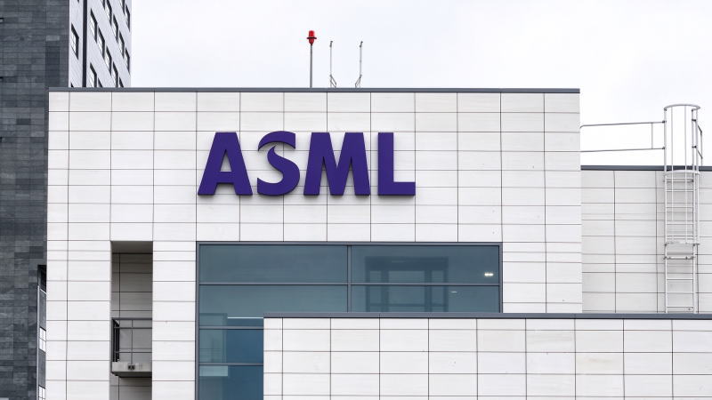ASML面临安抚市场的挑战，因芯片势头减弱