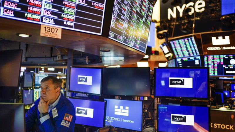华尔街资金撤离科技股拖累纳指，比特币延续跌势